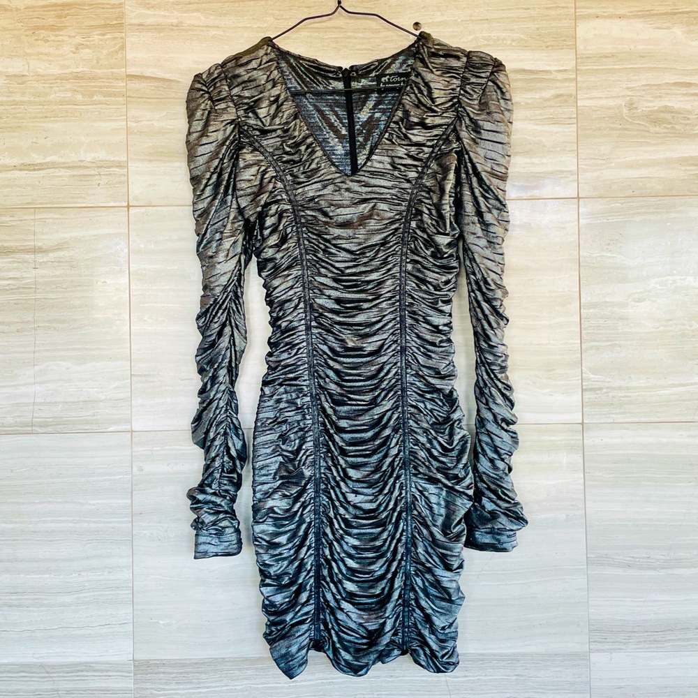 RONNY KOBO - Perfect dressy-elegant style silver light shimmering dress
